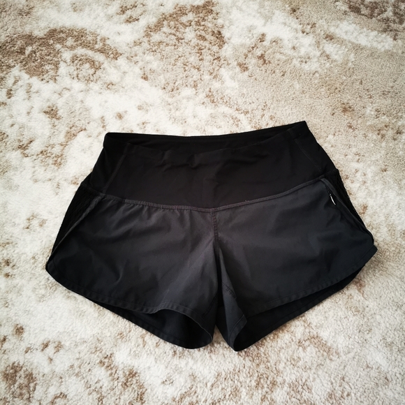 SOLD LULULEMON SHORTS SIZE 4